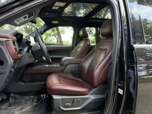 Used 2024 Ford Expedition Limited AWD/4WD image 38
