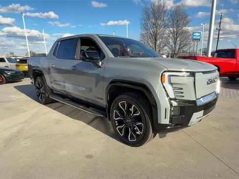 Used 2025 GMC Sierra EV Denali image 2