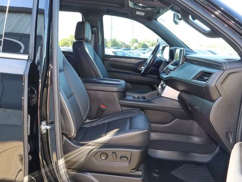 Used 2022 GMC Yukon SLT w/ SLT Luxury Package AWD/4WD image 31