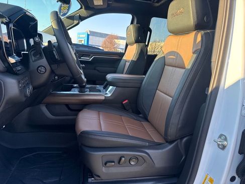 New 2026 Chevrolet Silverado 1500 High Country w/ High Country Premium Package AWD/4WD image 16