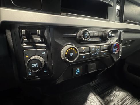 Used 2024 Ford F350 XLT w/ FX4 Off-Road Package AWD/4WD image 30