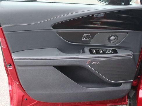 Used 2025 Lincoln Nautilus Reserve w/ Jet Appearance Package image 16