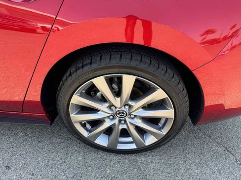 Used 2019 MAZDA MAZDA3 Sedan w/ Preferred Package image 38