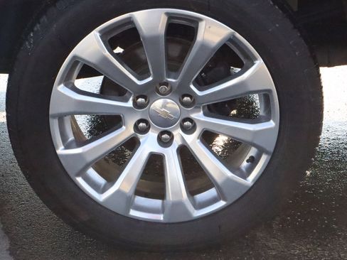 Certified 2022 Chevrolet Silverado 1500 High Country w/ Technology Package image 17