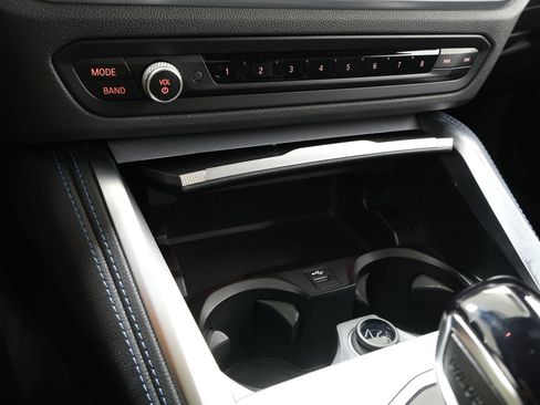 Used 2022 BMW M440i Convertible RWD image 24