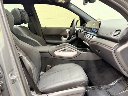 Used 2026 Mercedes-Benz GLS 450 4MATIC image 45