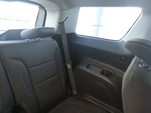 Used 2019 GMC Acadia SLE image 15