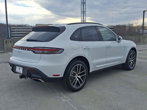 Used 2025 Porsche Macan image 8