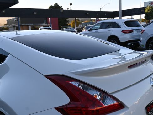 Used 2015 Nissan 370Z NISMO image 30