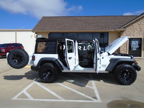 Used 2018 Jeep Wrangler Unlimited Sport S AWD/4WD image 19