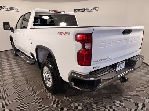 Used 2025 Chevrolet Silverado 2500 LT w/ Convenience Package AWD/4WD image 4