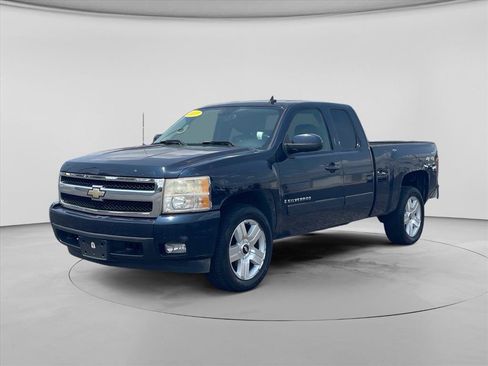 Used 2007 Chevrolet Silverado 1500 LTZ AWD/4WD image 3