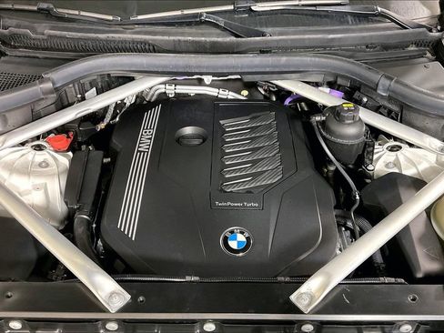 Used 2022 BMW X5 sDrive40i w/ M Sport Package image 9