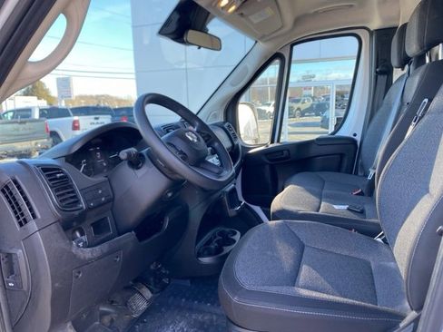 Used 2024 RAM ProMaster 2500 w/ Convenience Group image 6