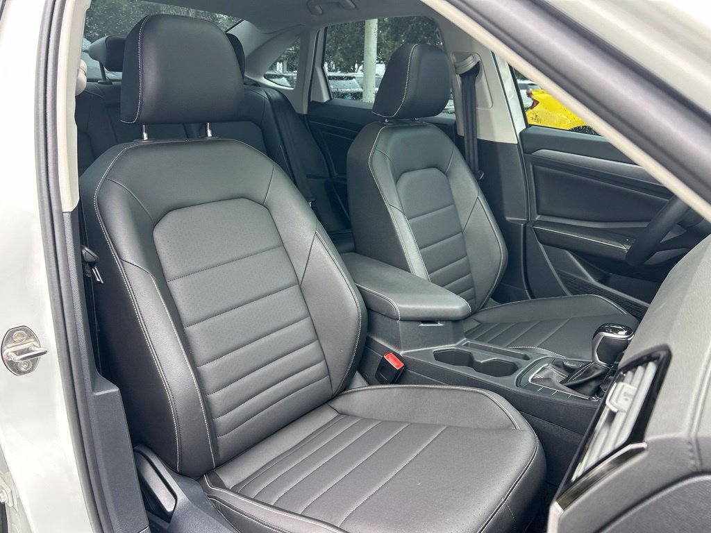 Certified 2024 Volkswagen Jetta SE FWD image 45