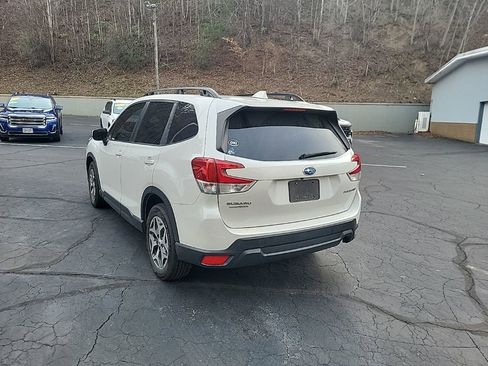 Used 2023 Subaru Forester Premium image 9