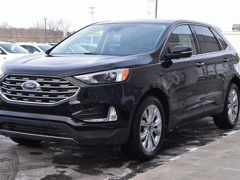 Used 2024 Ford Edge Titanium image 9