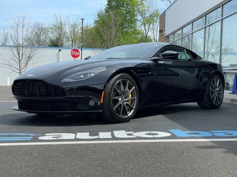Used 2018 Aston Martin DB11 Coupe RWD image 9