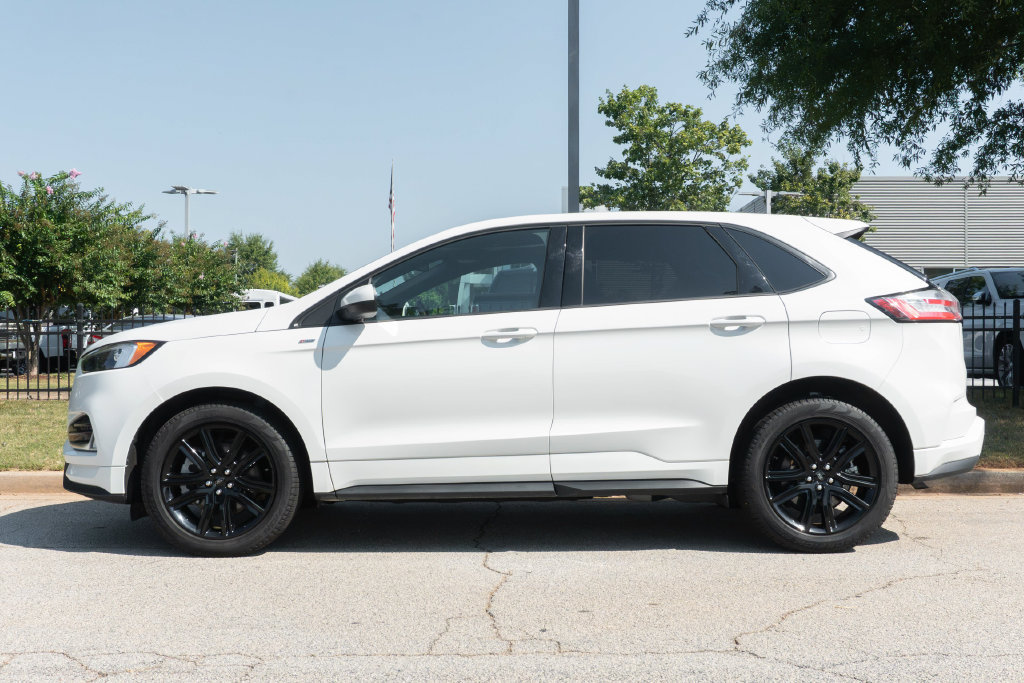 Used 2024 Ford Edge ST-Line w/ Class II Trailer Tow Package AWD/4WD image 14