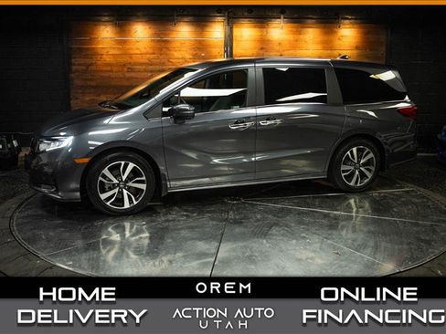 Used 2024 Honda Odyssey Touring image 1