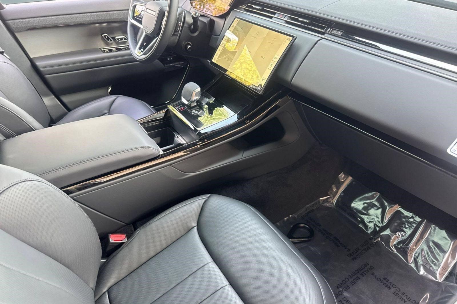 New 2026 Land Rover Range Rover Sport SE AWD/4WD image 29