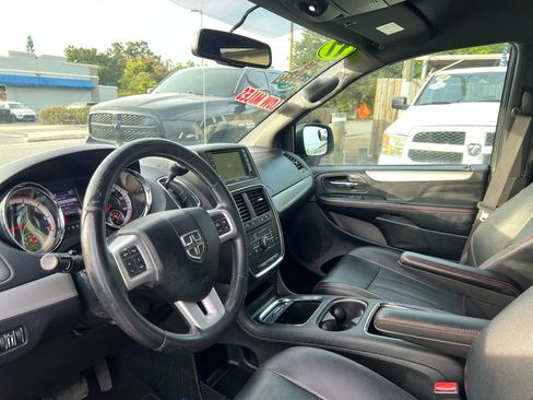 Used 2017 Dodge Grand Caravan GT image 8