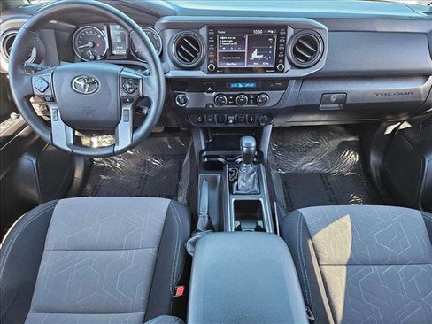 Used 2022 Toyota Tacoma TRD Off-Road w/ Technology Package image 15