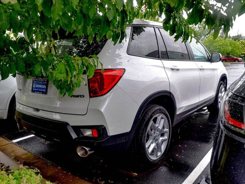 Used 2024 Honda Passport EX-L image 16