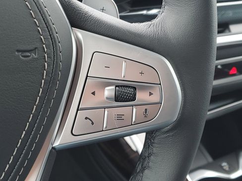 New 2026 BMW X7 xDrive40i w/ Premium Package image 13