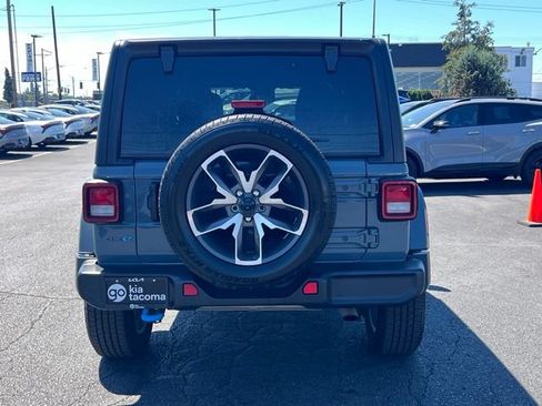 Used 2024 Jeep Wrangler Unlimited AWD/4WD image 8