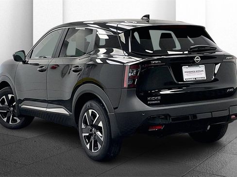 Certified 2025 Nissan Kicks SV image 9