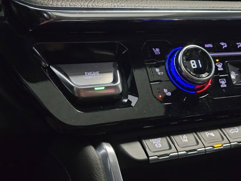 Used 2025 GMC Sierra 3500 Denali w/ Denali Reserve Package image 33