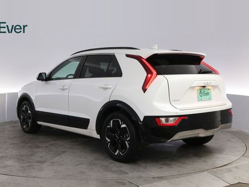 Used 2023 Kia Niro Wind FWD image 17