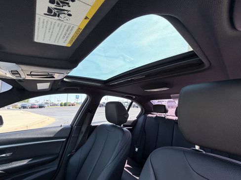 Used 2017 BMW 330i Sedan RWD image 10