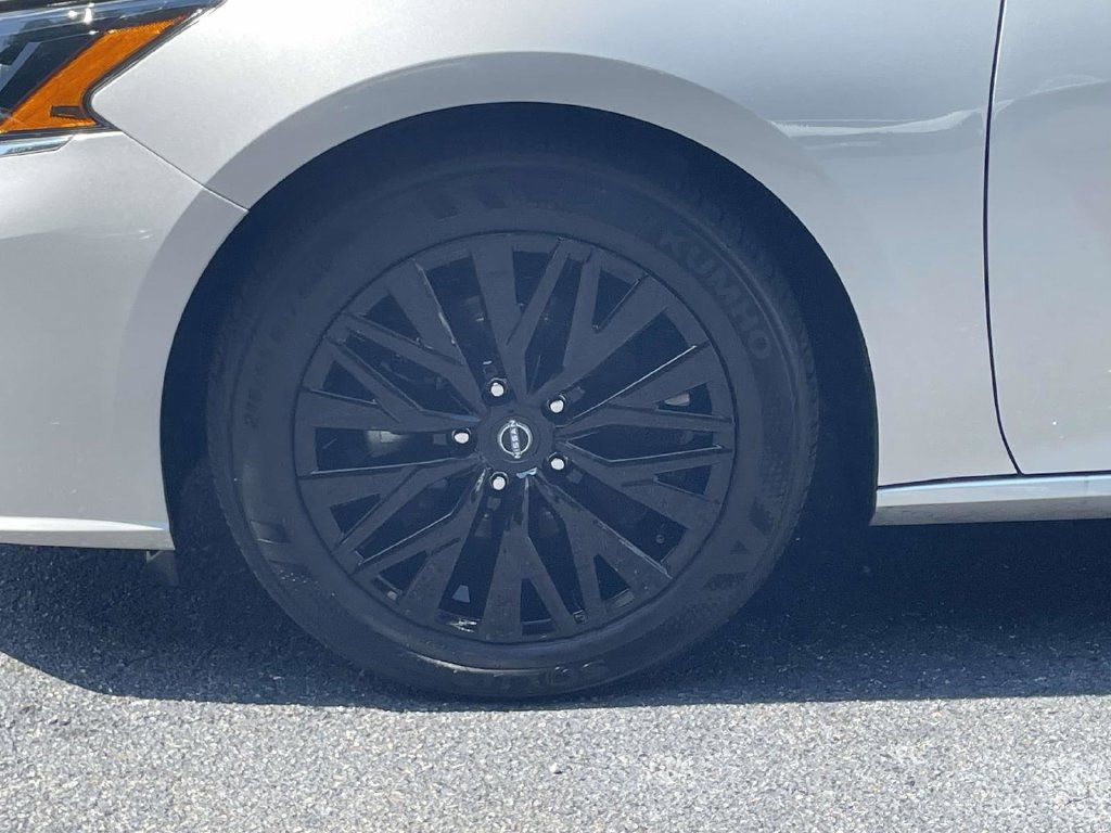 Used 2025 Nissan Altima 2.5 SV w/ SV Special Edition Package FWD image 11