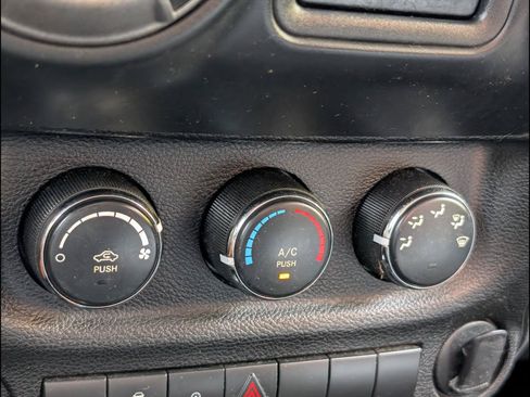 Used 2011 Jeep Wrangler Sport AWD/4WD image 13