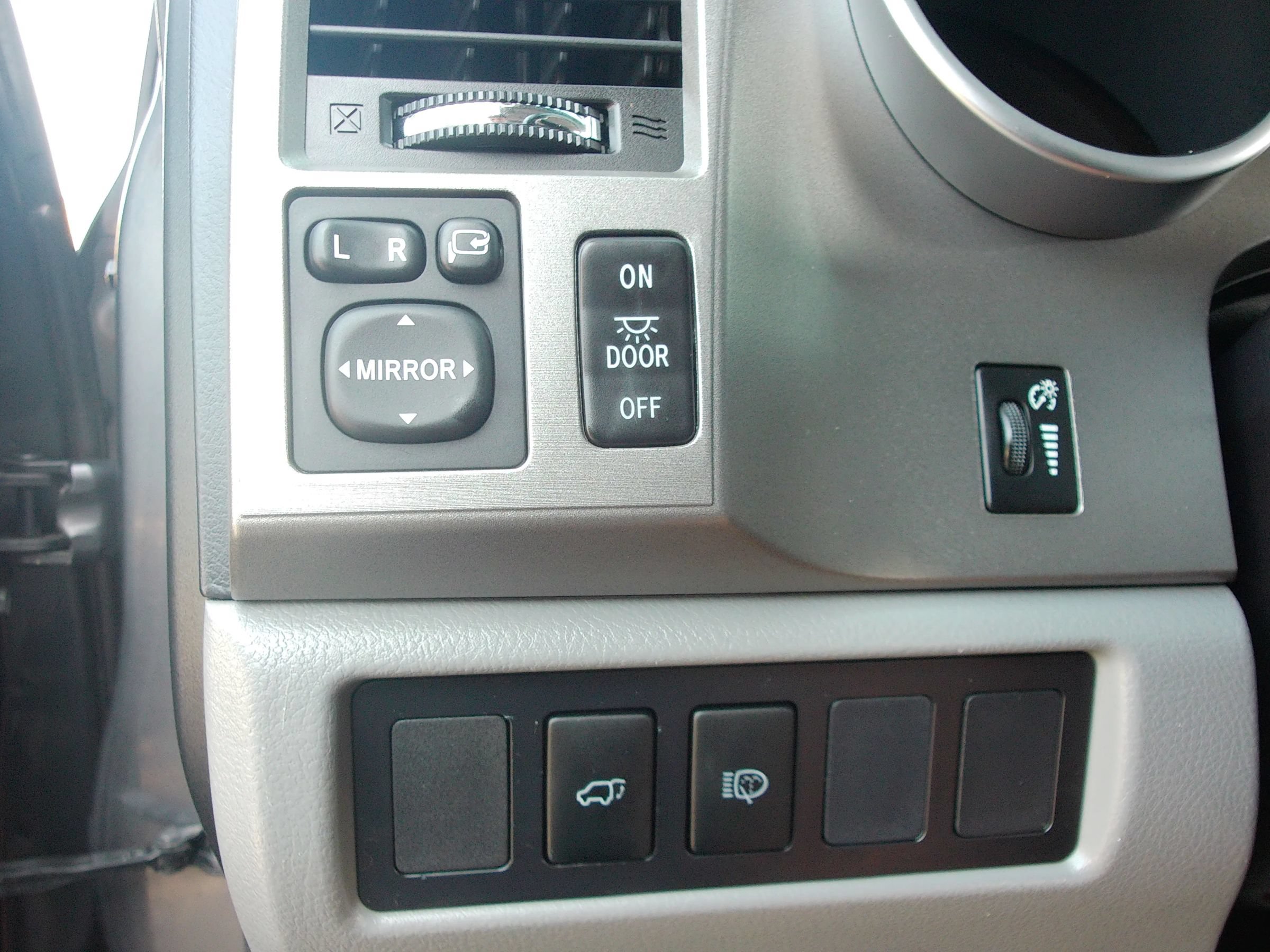 Used 2014 Toyota Sequoia Limited RWD image 27