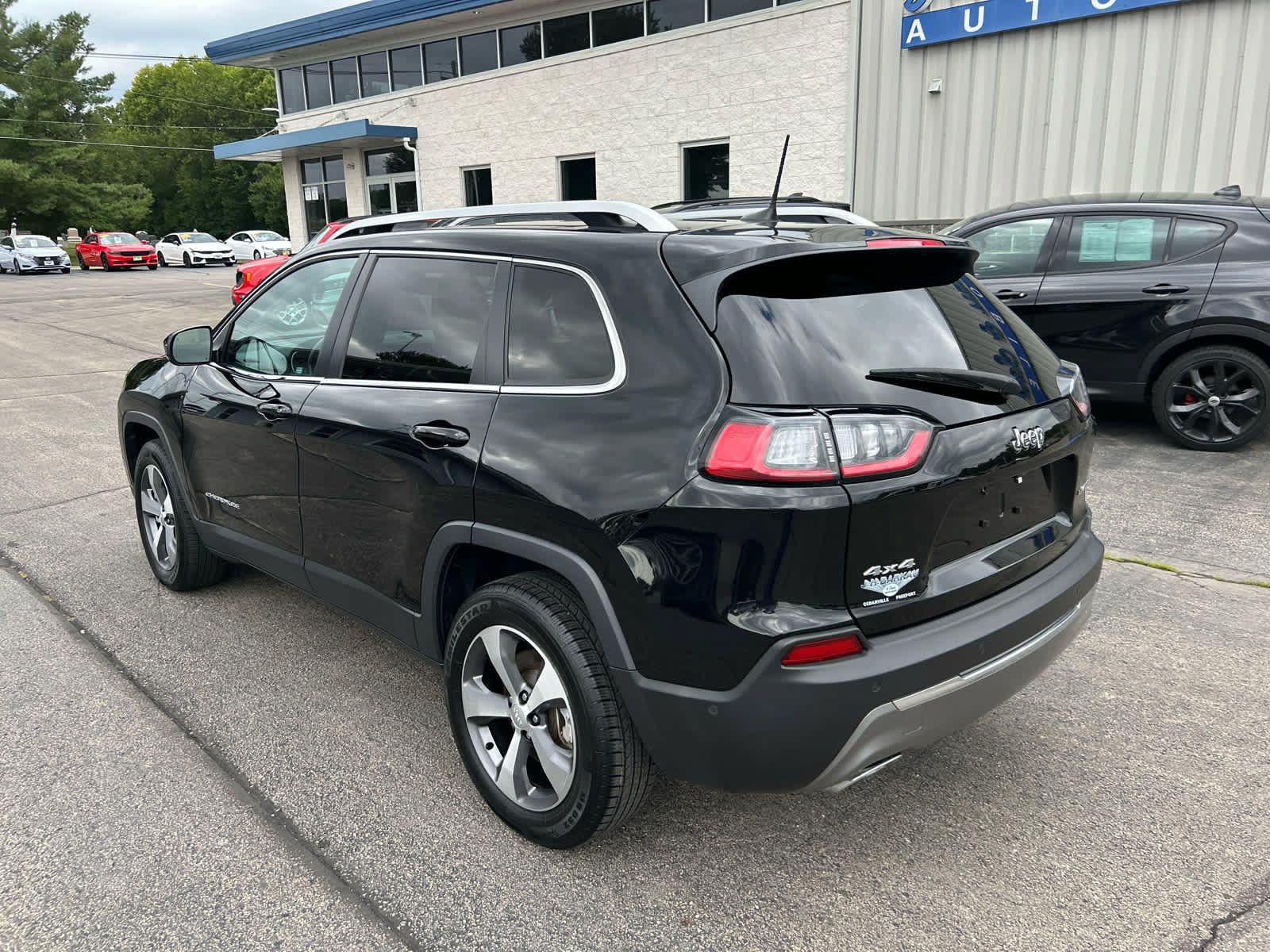 Used 2021 Jeep Cherokee Limited AWD/4WD image 6