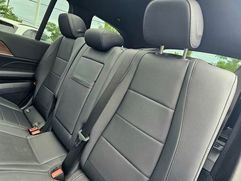 Certified 2025 Mercedes-Benz GLS 450 4MATIC image 24