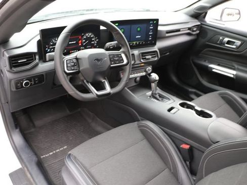 Used 2024 Ford Mustang Coupe RWD image 18