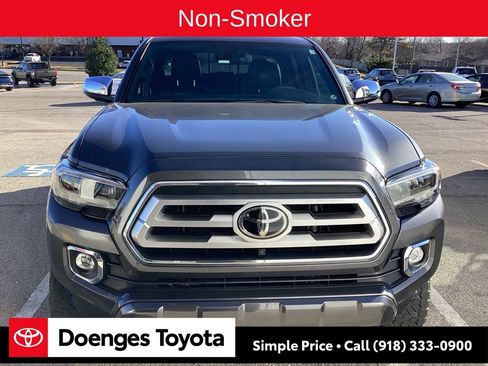 Used 2023 Toyota Tacoma Limited image 2