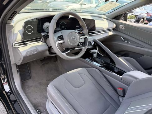 Certified 2023 Hyundai Elantra SEL w/ Convenience Package FWD image 10