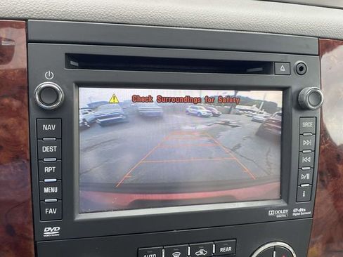 Used 2013 Chevrolet Tahoe LTZ RWD image 18
