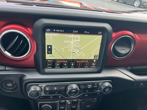 Used 2023 Jeep Gladiator Rubicon w/ Cold Weather Group AWD/4WD image 46