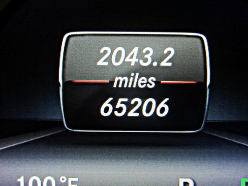 Used 2015 Mercedes-Benz E 350 4MATIC Sedan image 15