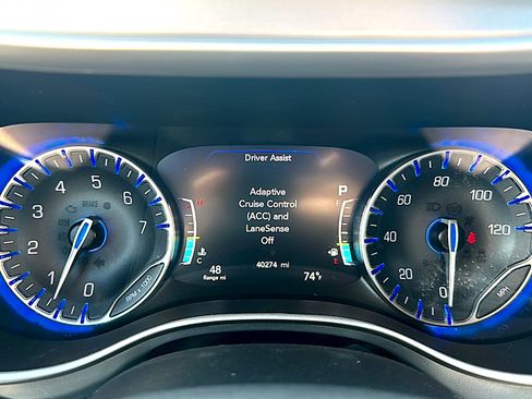 Used 2023 Chrysler Pacifica Touring-L w/ S Appearance Package image 27