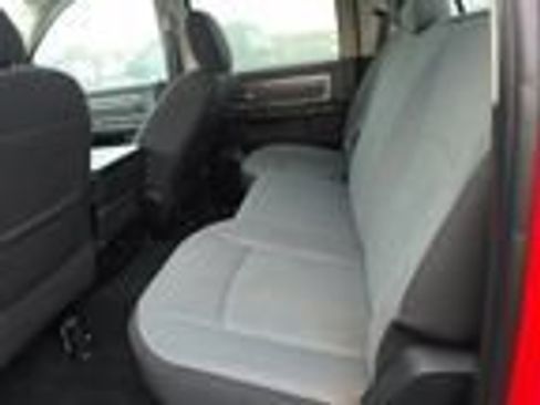 Used 2022 RAM 1500 Classic SLT AWD/4WD image 5