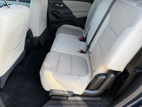 Used 2022 Chevrolet Traverse LS FWD image 20