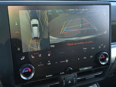 Used 2025 Lexus GX 550 w/ Accessory Package (2T) image 16