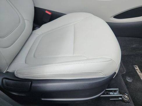 Certified 2024 Hyundai Tucson SEL w/ Convenience Package FWD image 33